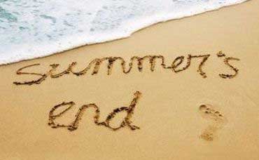 beach summer end web 370x2291